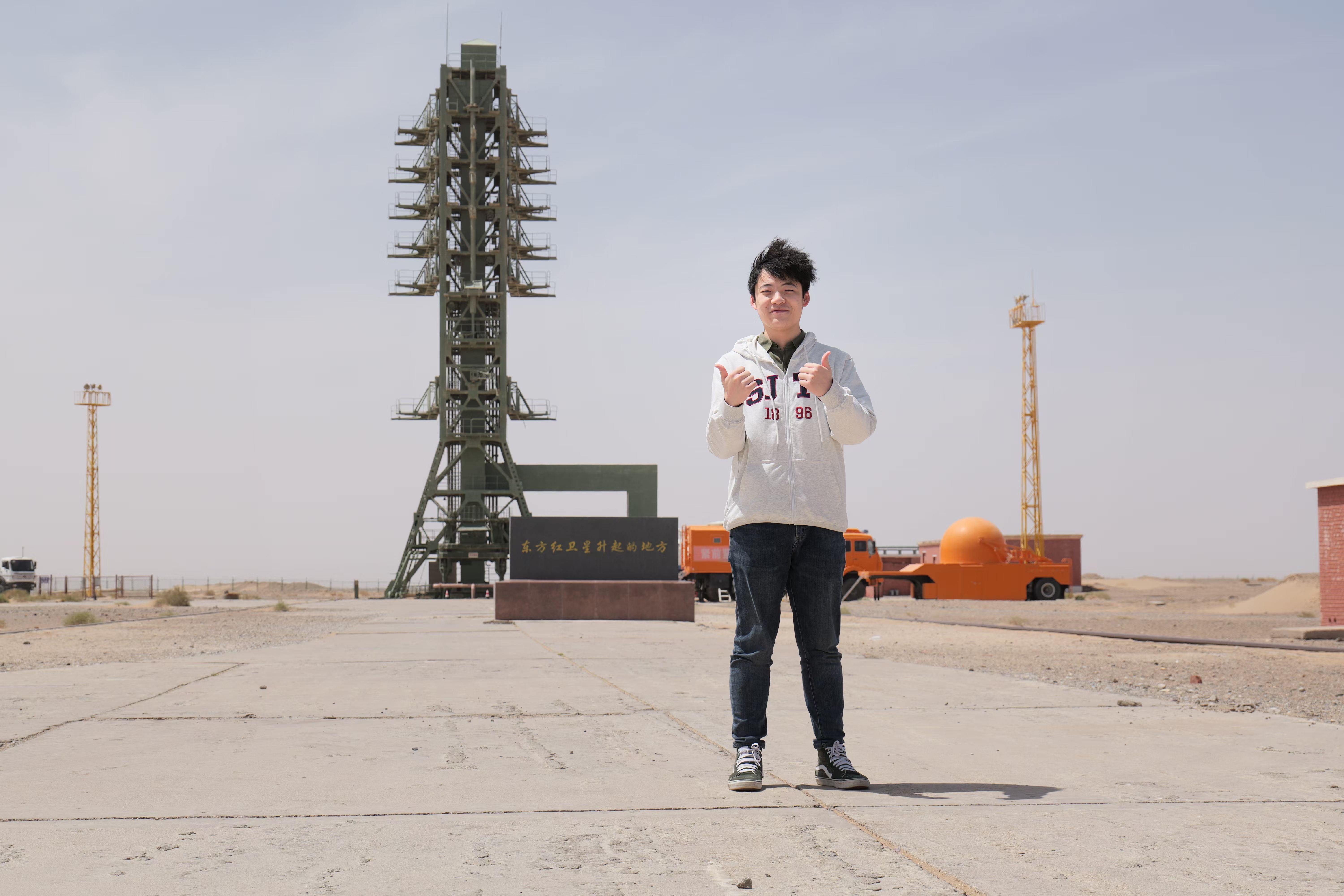 1744274140425345.jpg 31_单人生活照_生活照-1.jpg