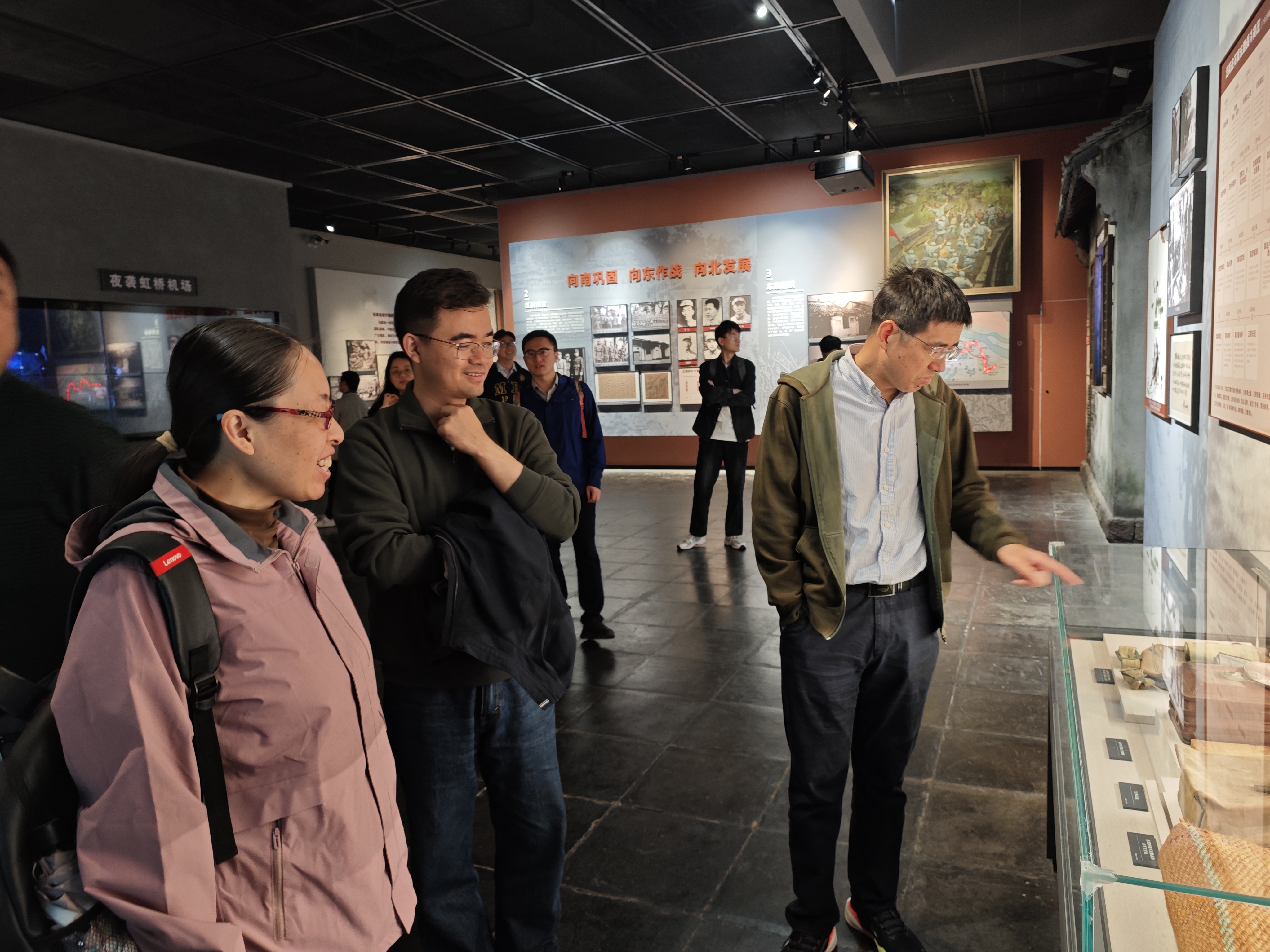 1744851692471222.jpg ba9f44be48f1430788a6a88c0b11cf1.jpg