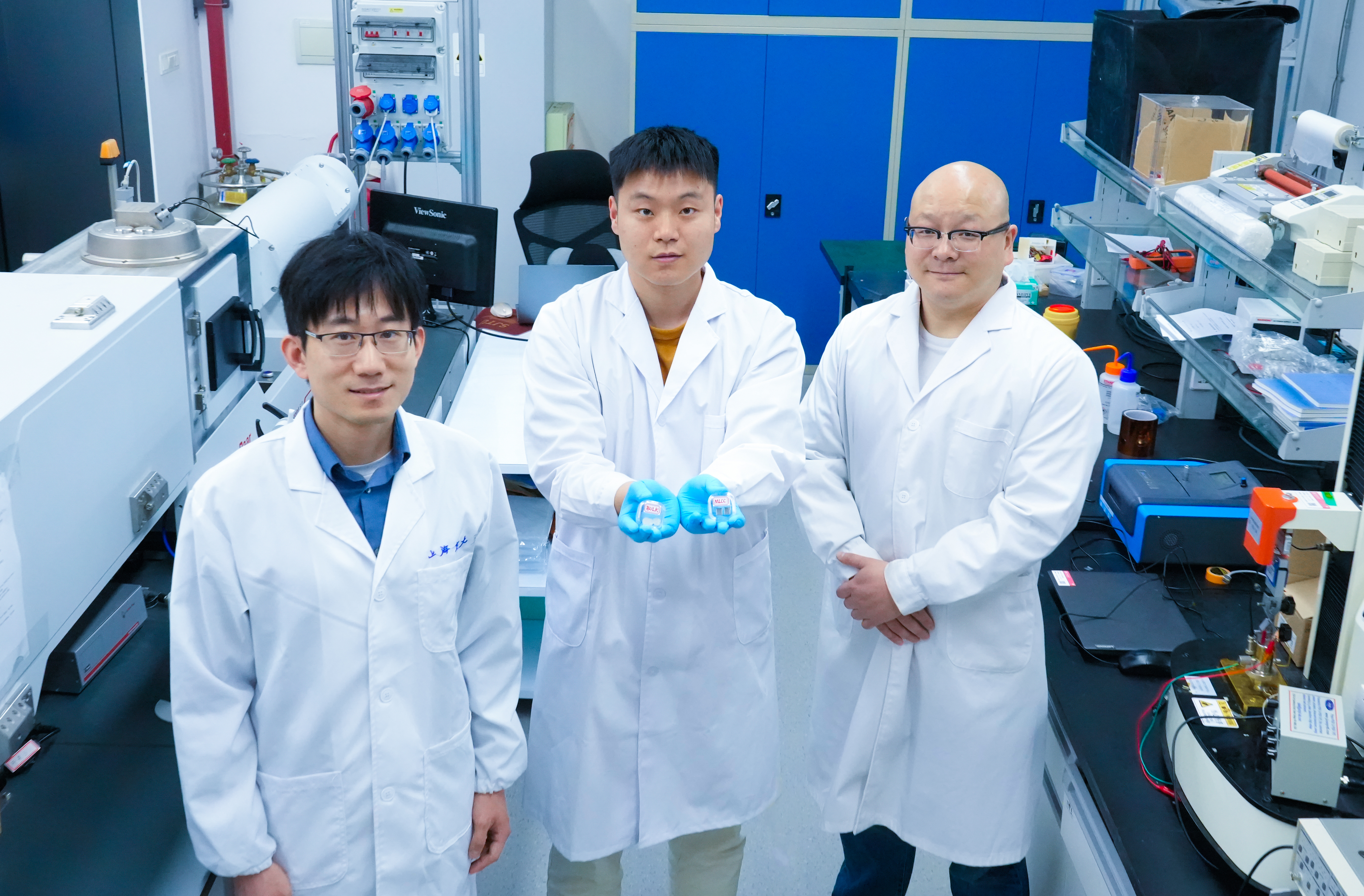 1752027520739275.jpg 14. 钱小石教授团队Nature发文,发现极化高熵钙钛矿氧化物中的巨电卡效应.jpg