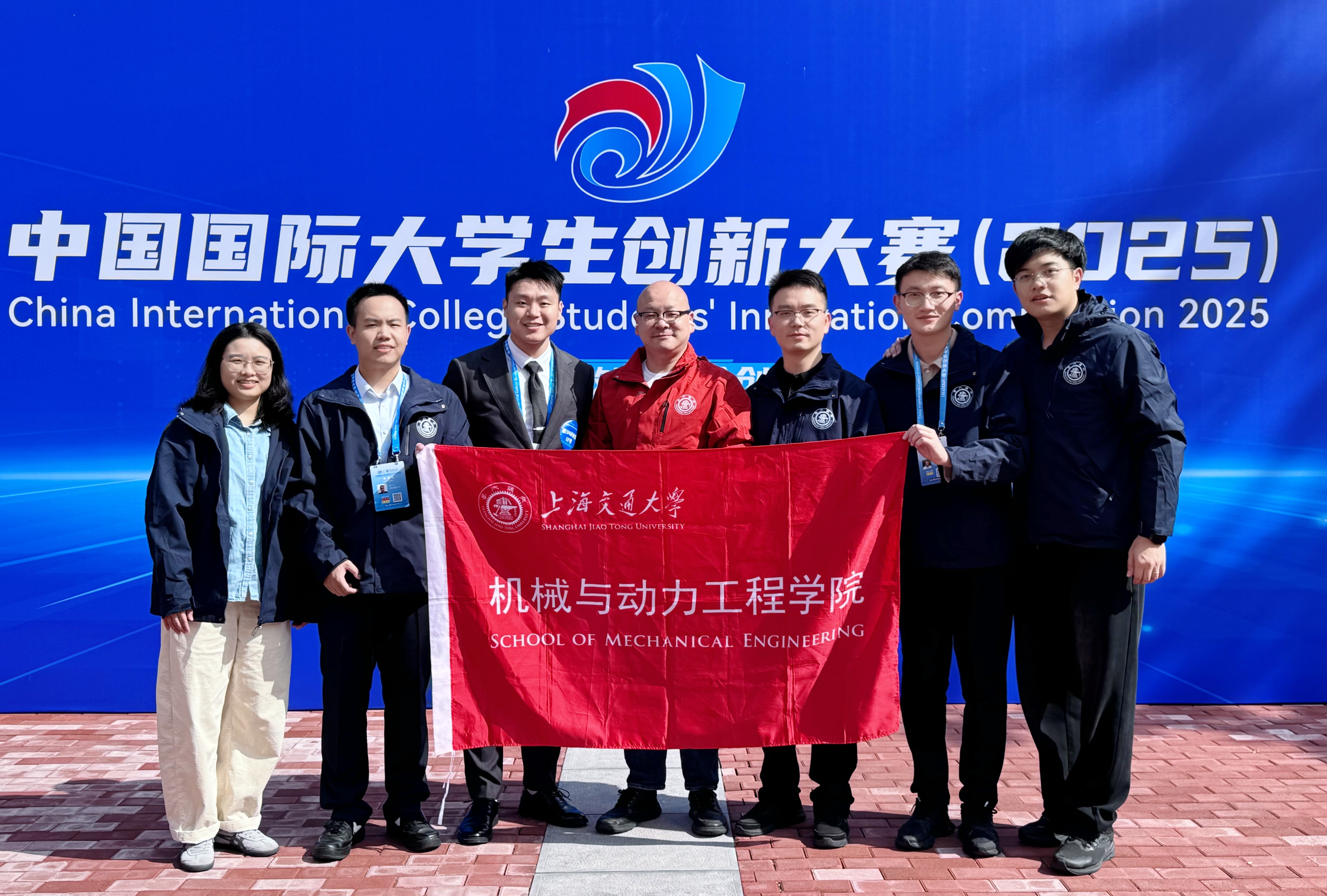 1760608617363008.jpg 图3 熵基智冷团队合照_副本.jpg