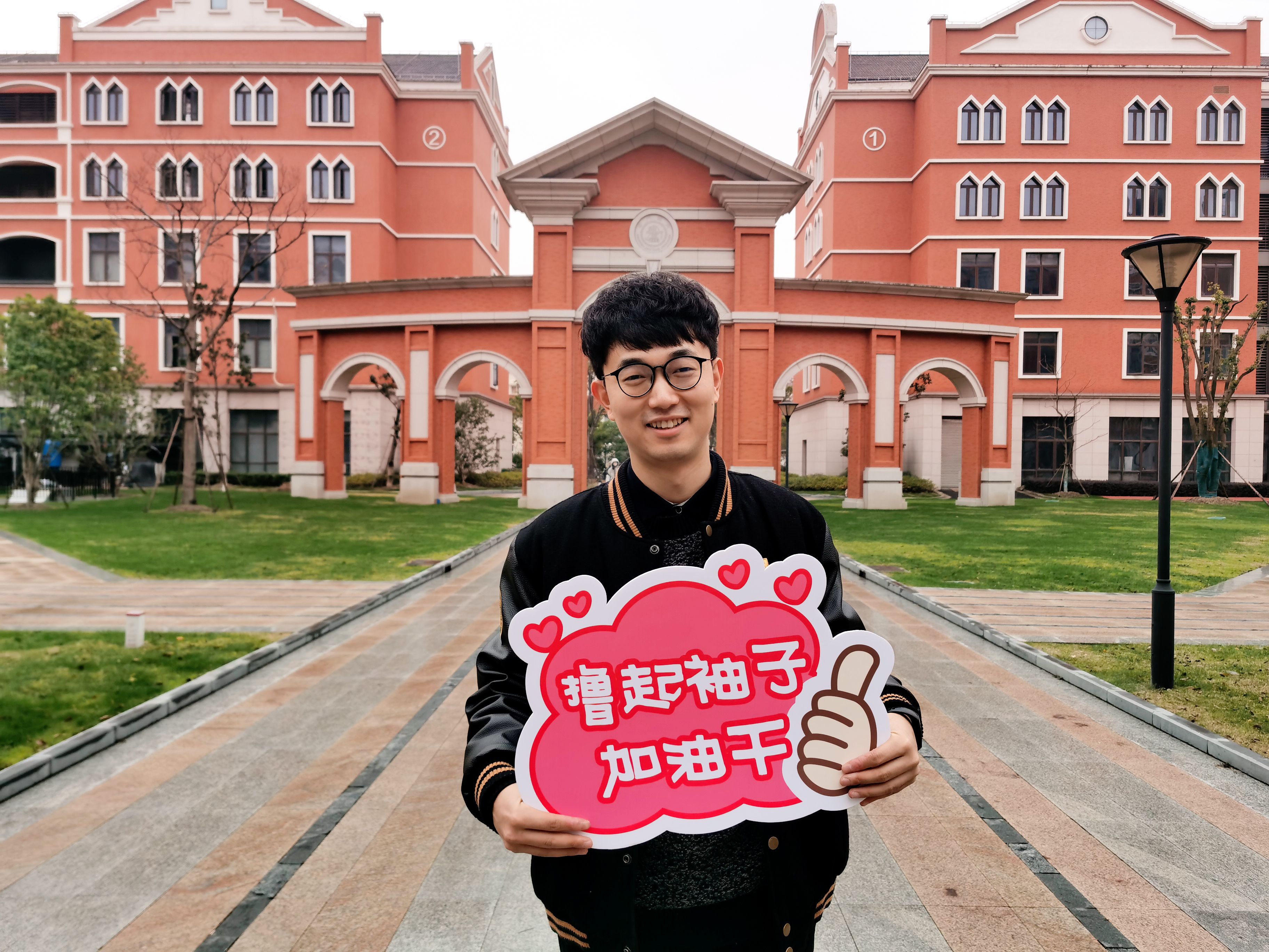 1616552748682635.jpg 郭仲秋-生活照1.jpg