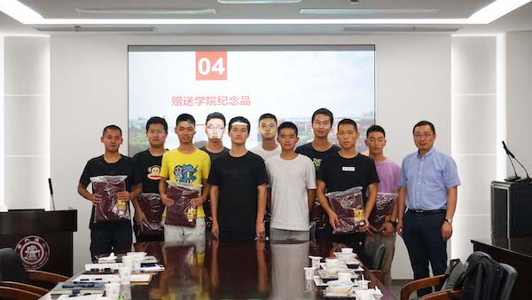 1632882562865903.jpg 图5 合影留念.JPG