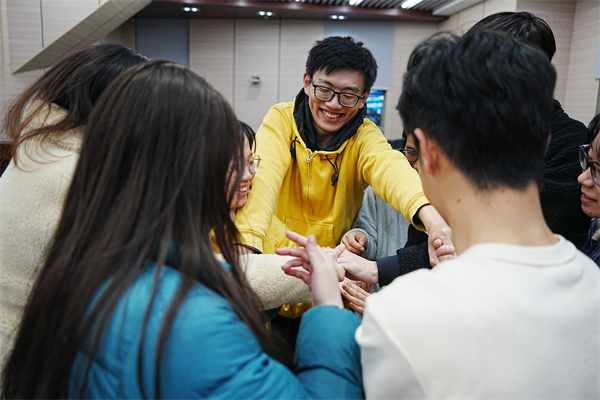 1677834292547935.jpg 心有千千结.jpg