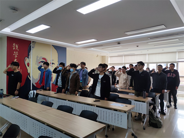 1684149413149022.jpg 图3 重温入团誓词.jpg