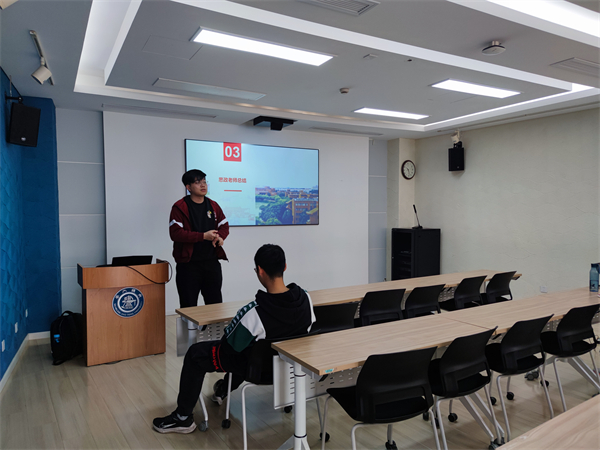 1684149423548643.jpg 图4 思政老师郑思航发表总结讲话.jpg