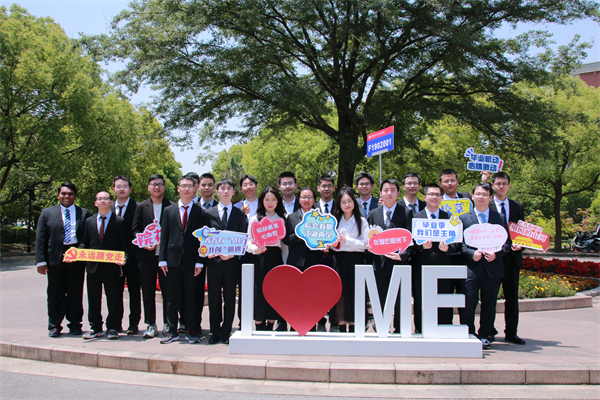 图3 自由合影.jpg