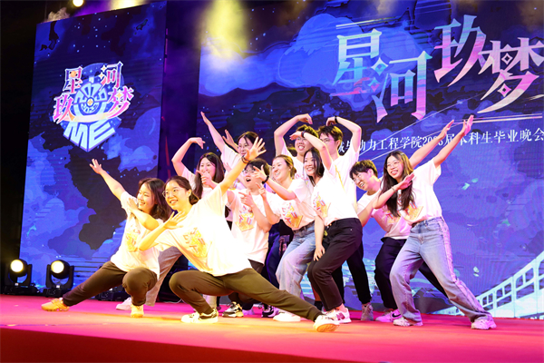 1688739550188292.jpg 图9-童年歌曲串烧-中景2 (1).jpg