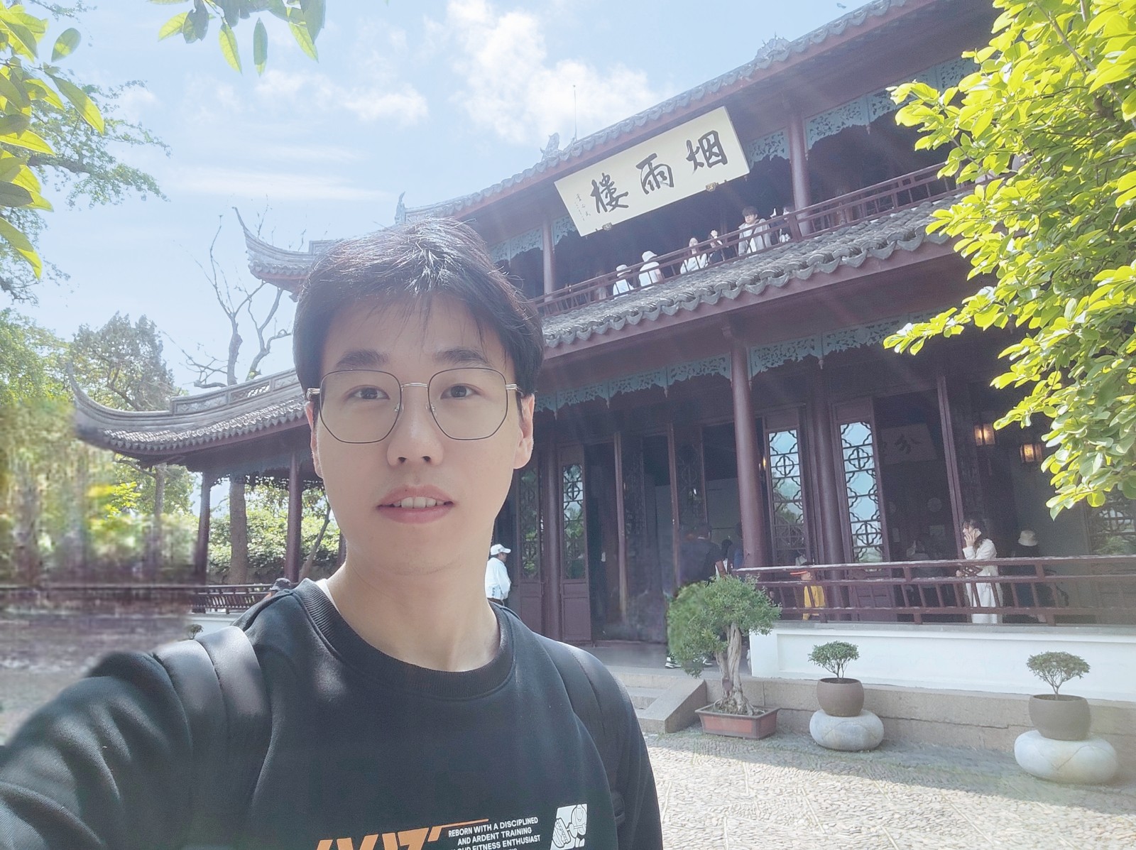 1711272743218750.jpg 刘洋-生活照3+.jpg