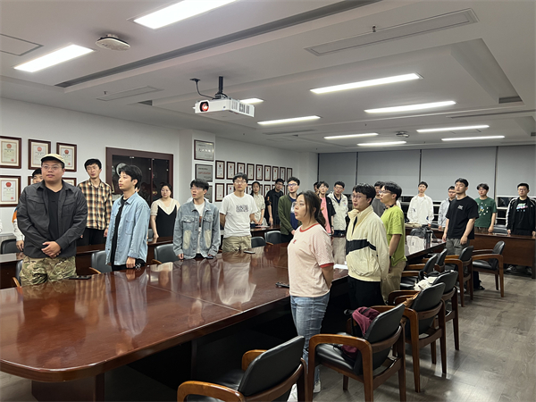 1716807622240254.jpg 图1 全体奏唱国歌.jpg