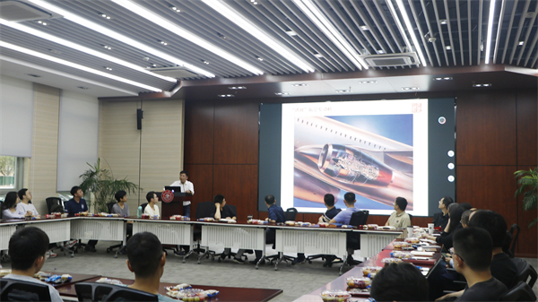 1729513198567201.jpg 图2 欧阳老师致辞.jpg