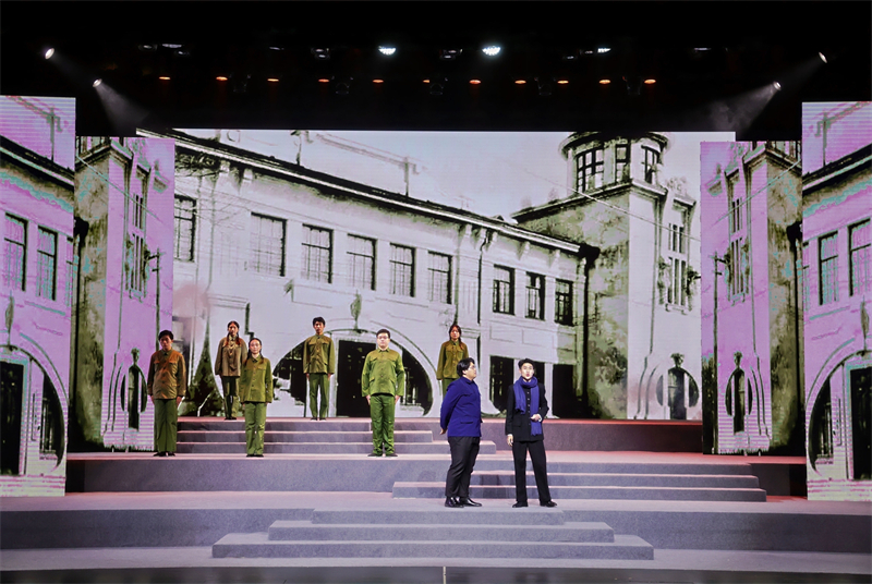 1744297590850721.jpg 图1 第一幕钱学森会见陈赓将军.jpg