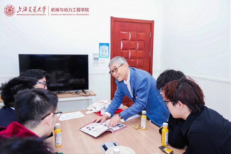 图十二 座谈交流_resized.jpg