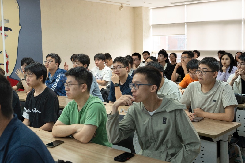 1749479634348179.jpg 图3-提问环节_resized.jpg